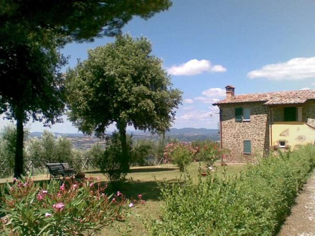 Il Poggio Delle Ginestre Guest House Torgiano Bagian luar foto