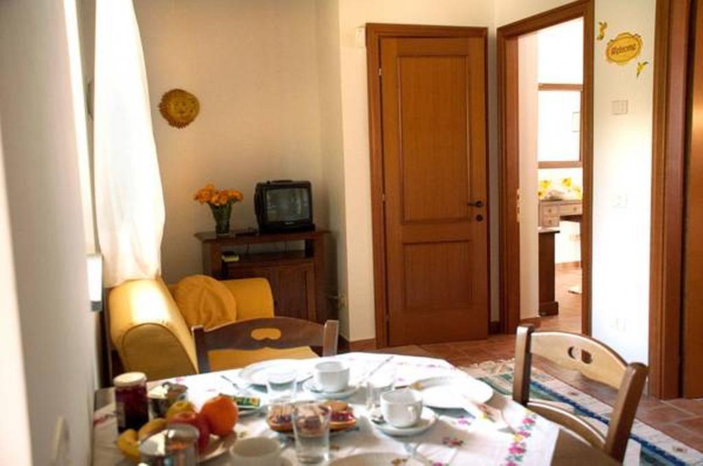 Il Poggio Delle Ginestre Guest House Torgiano Bagian luar foto