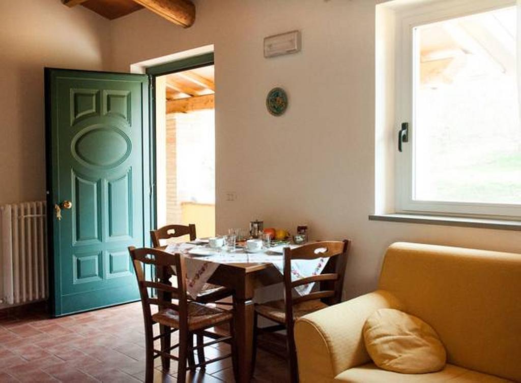 Il Poggio Delle Ginestre Guest House Torgiano Bagian luar foto