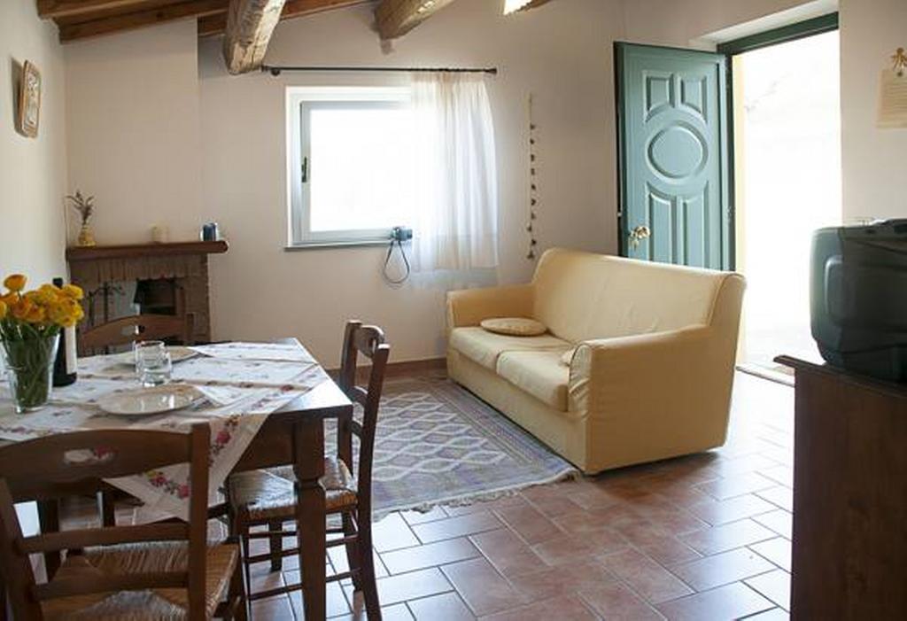 Il Poggio Delle Ginestre Guest House Torgiano Bagian luar foto
