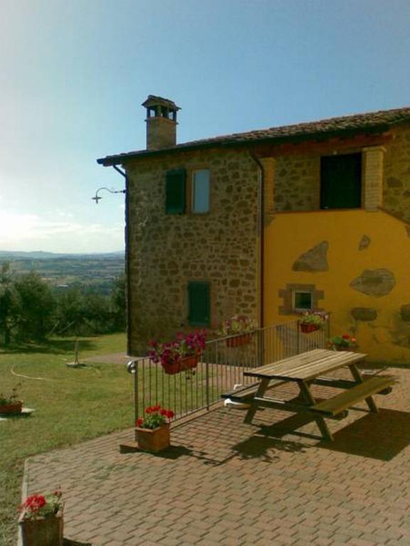 Il Poggio Delle Ginestre Guest House Torgiano Bagian luar foto