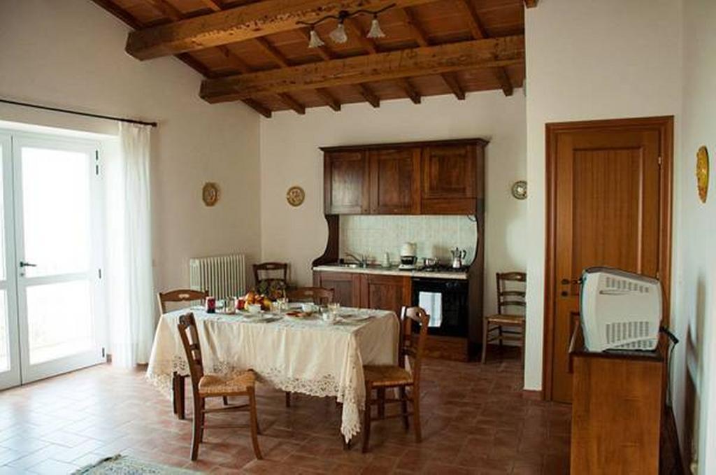Il Poggio Delle Ginestre Guest House Torgiano Bagian luar foto
